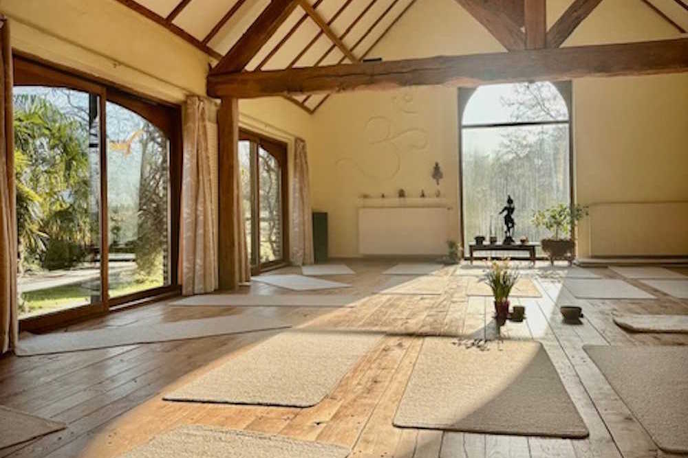 Photo de la grande salle de yoga